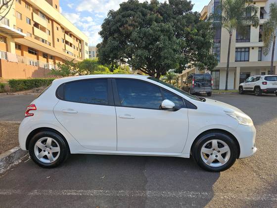 PEUGEOT 208 1.5 ACTIVE 8V FLEX 4P MANUAL PEUGEOT 208 1.5 ACTIVE 8V FLEX 4P MANUAL